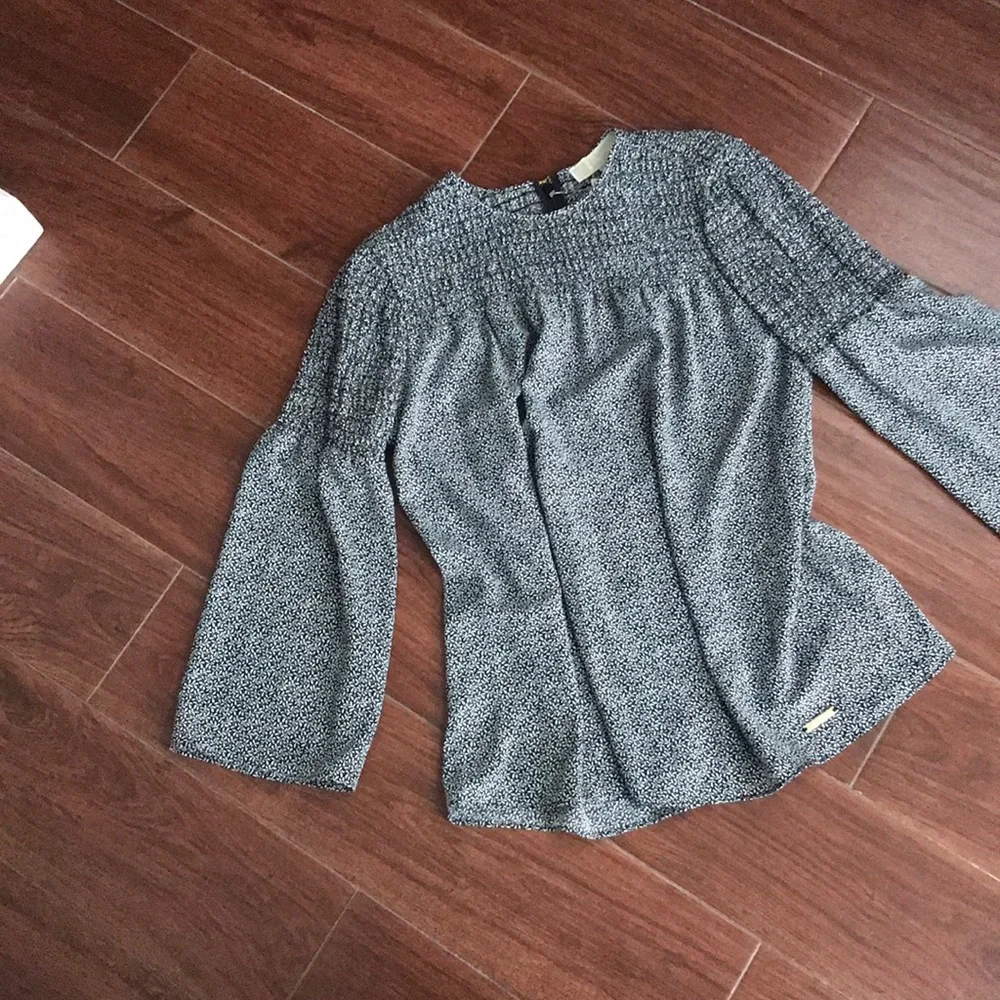 Michael Kors Black And White Bell Sleeve Blouse - Picture 3 of 7